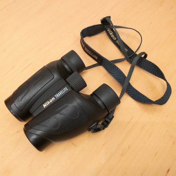 Nikon Travelite 8x25 5.6 Binoculars Compact Black w/ Strap and Case - Picture 1 of 8